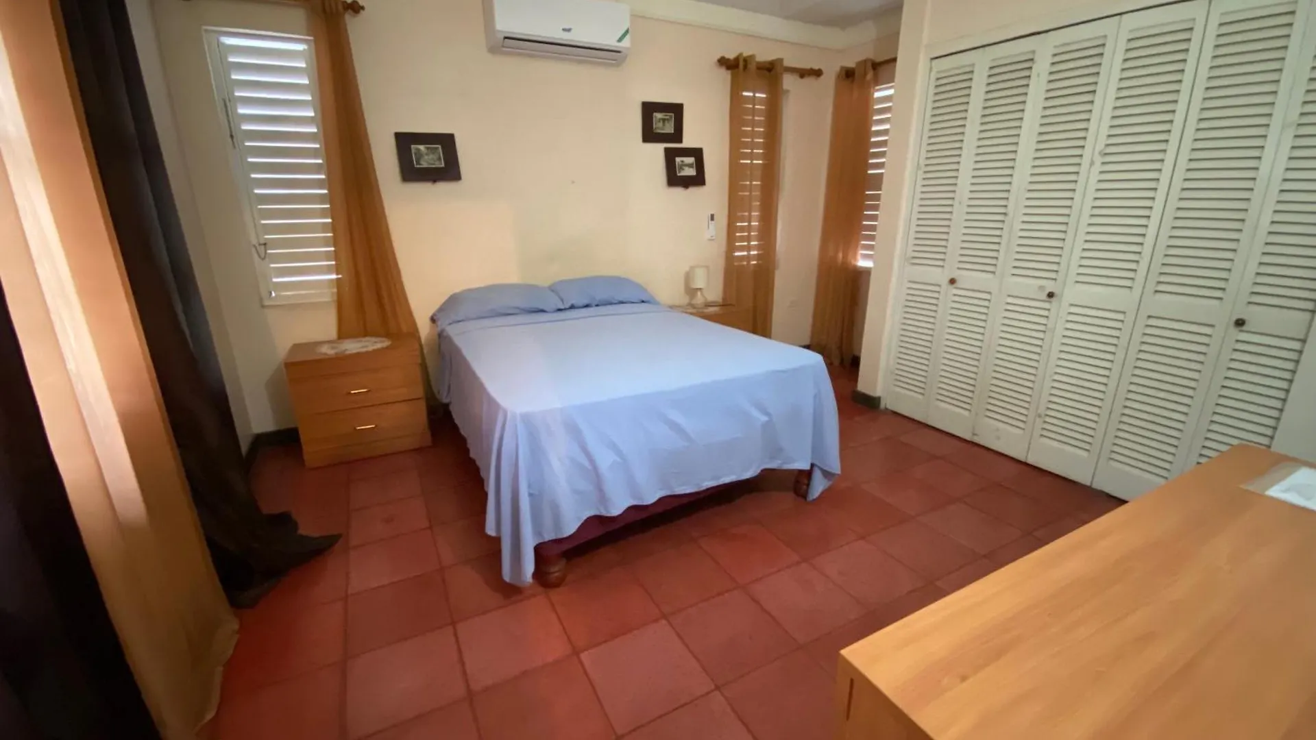 Finest Accommodation Renfrew Place Apt # 37 4--12 Renfrew Place New Kgn Kingston Apartment