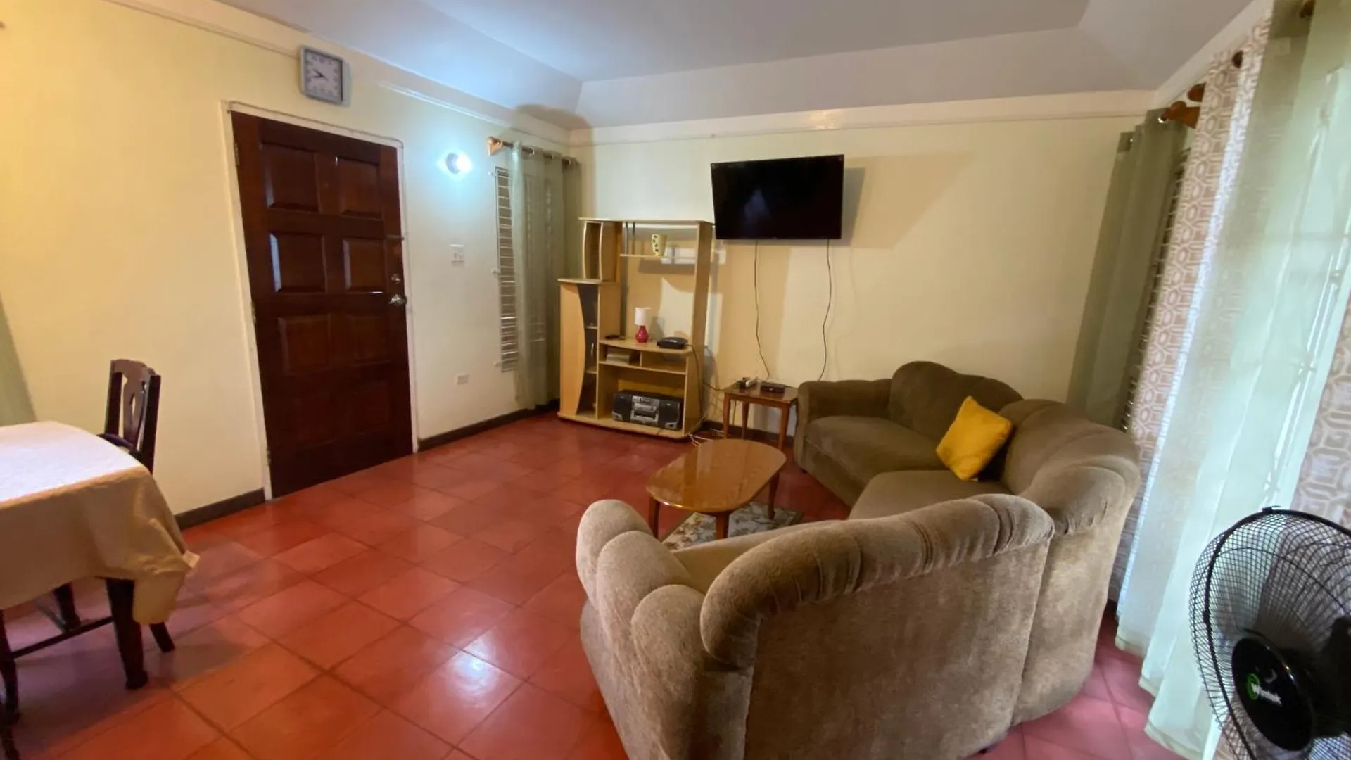 Apartment Finest Accommodation Renfrew Place Apt # 37 4--12 Renfrew Place New Kgn Kingston Jamaica