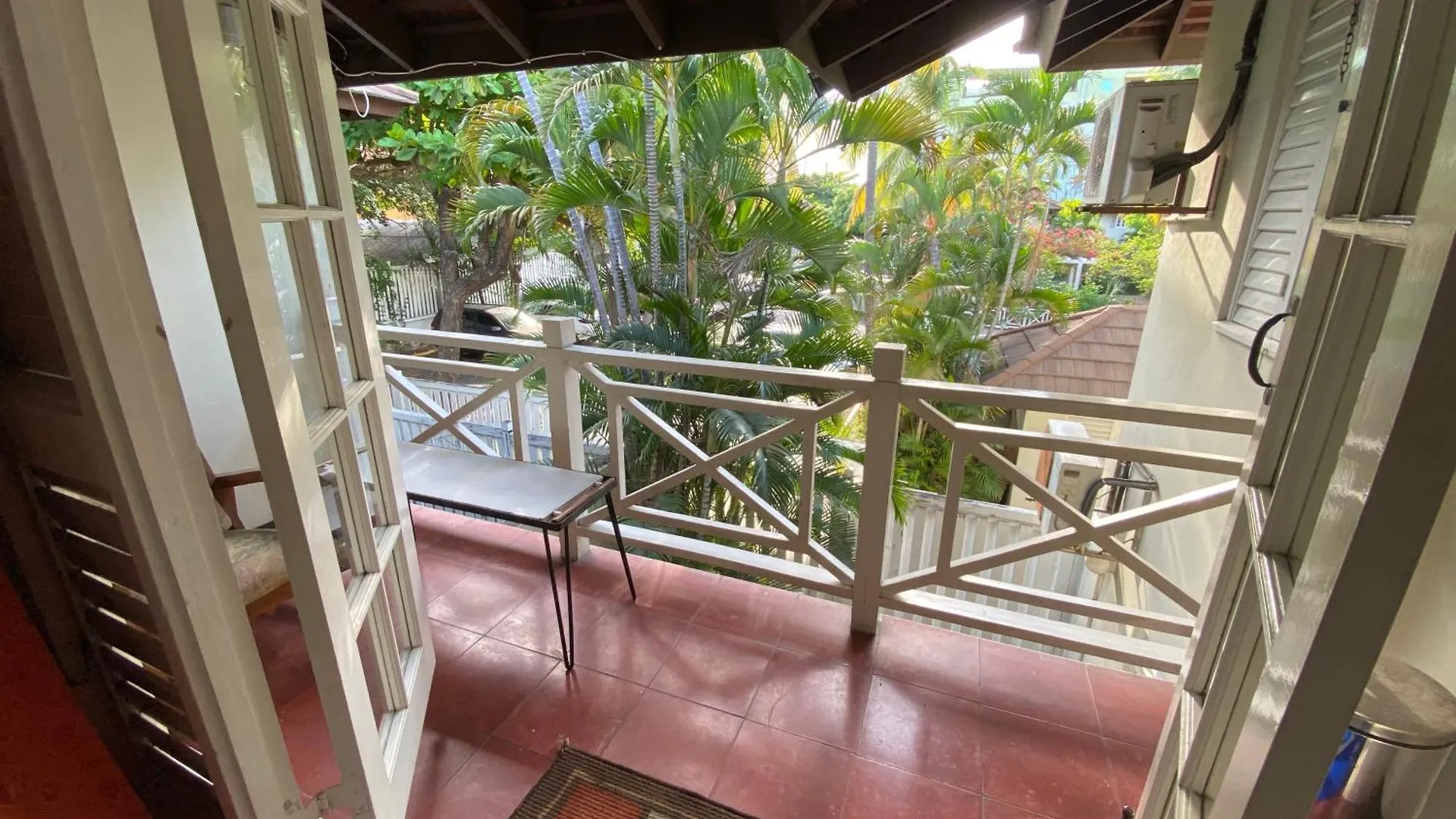 Finest Accommodation Renfrew Place Apt # 37 4--12 Renfrew Place New Kgn Kingston